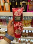کرم بدن آبرسان شکوفه گیلاس ژاپنی بث اند بادی ورکز